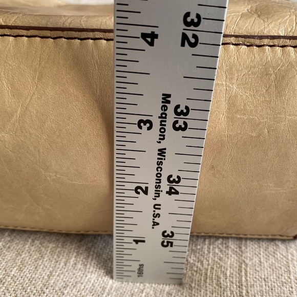 HOBO Small Cream/Tan Polished Leather Shoulder Bag - Picture 7 of 11